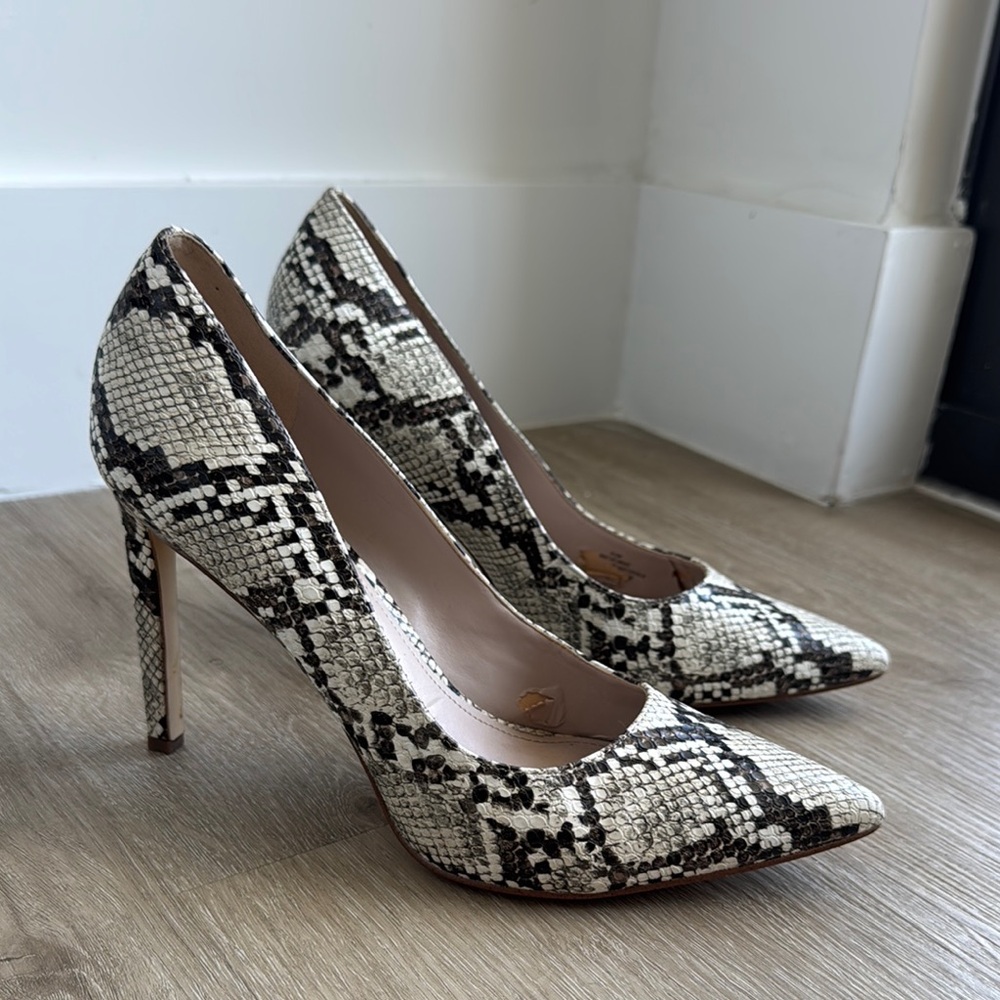 Snakeskin Patterned Women's Pumps
